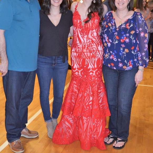 Dave and Johnny red prom dress - Picture 3 of 5